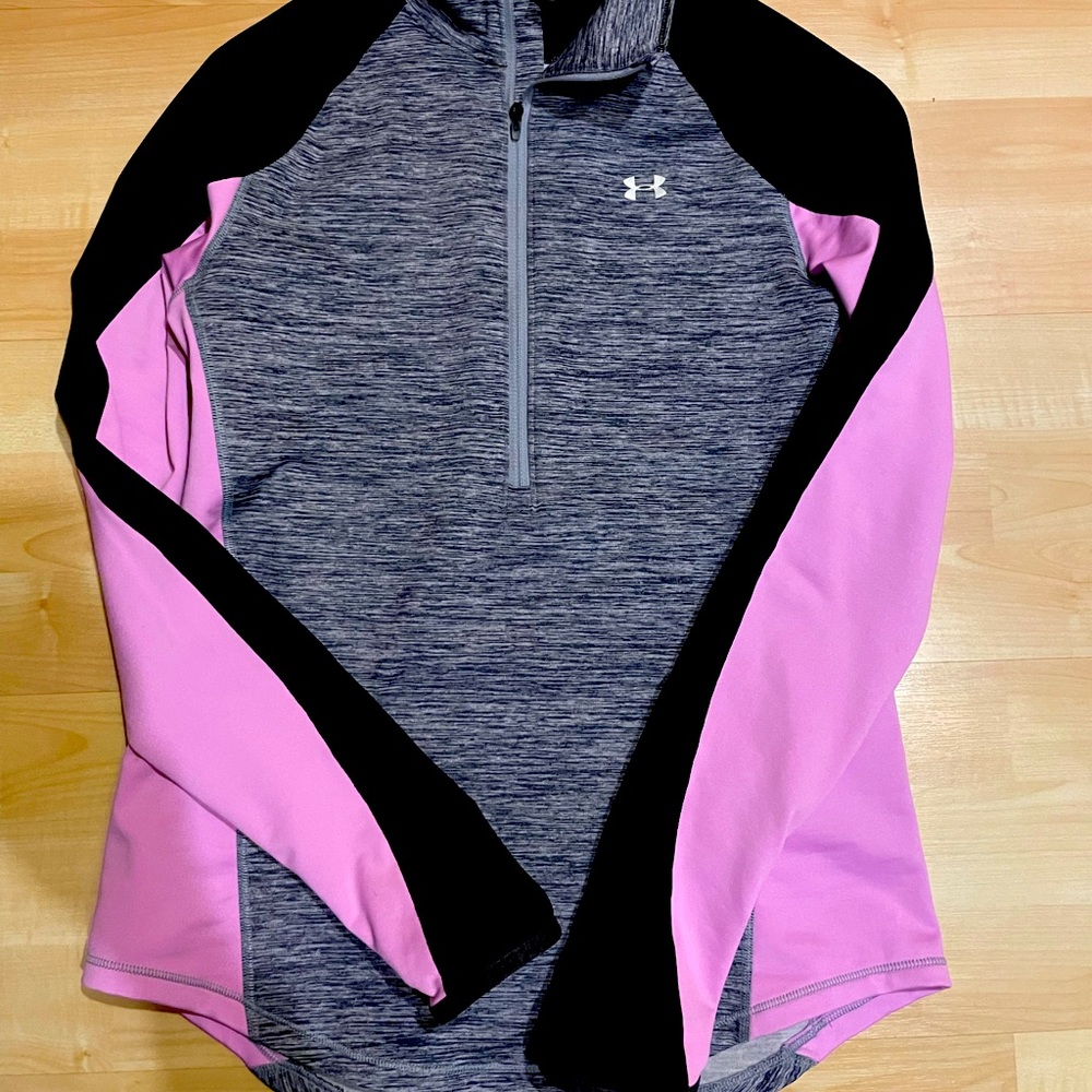 Under armed- woman’s athletic top - gently worn